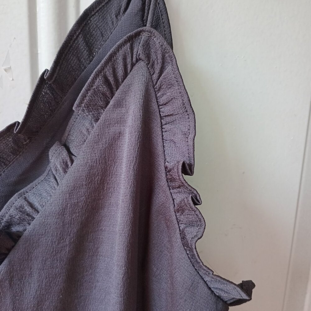Express Grey Ruffled Spaghetti strap top Size Small - Picture 3 of 11